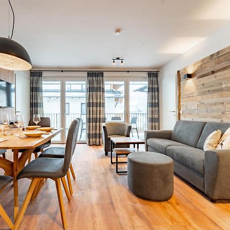 Falken Suites Top 4 Kaprun Exteriör bild