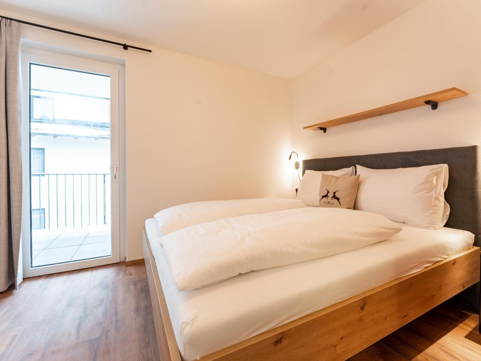 Falken Suites Top 4 Kaprun Exteriör bild
