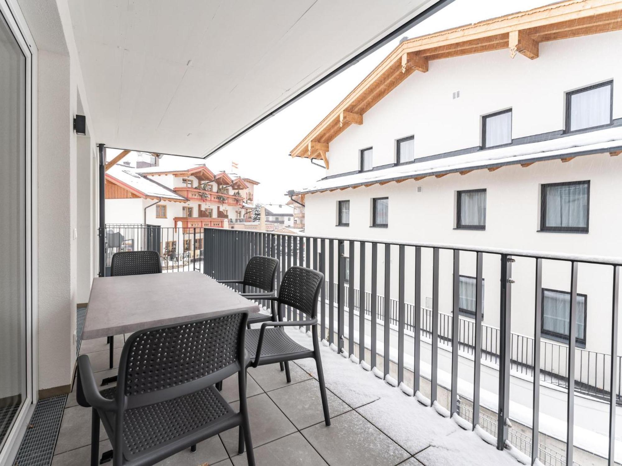 Falken Suites Top 4 Kaprun Exteriör bild