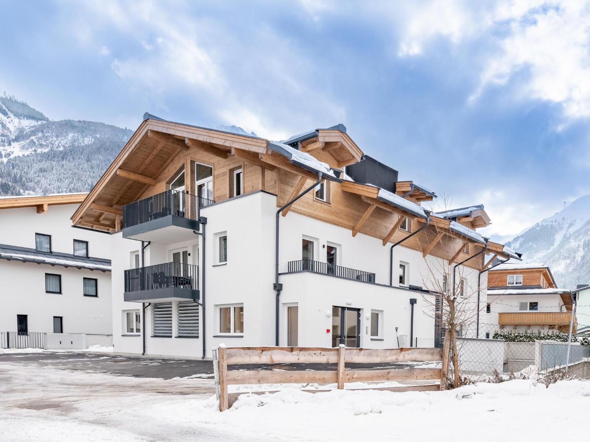 Falken Suites Top 4 Kaprun Exteriör bild