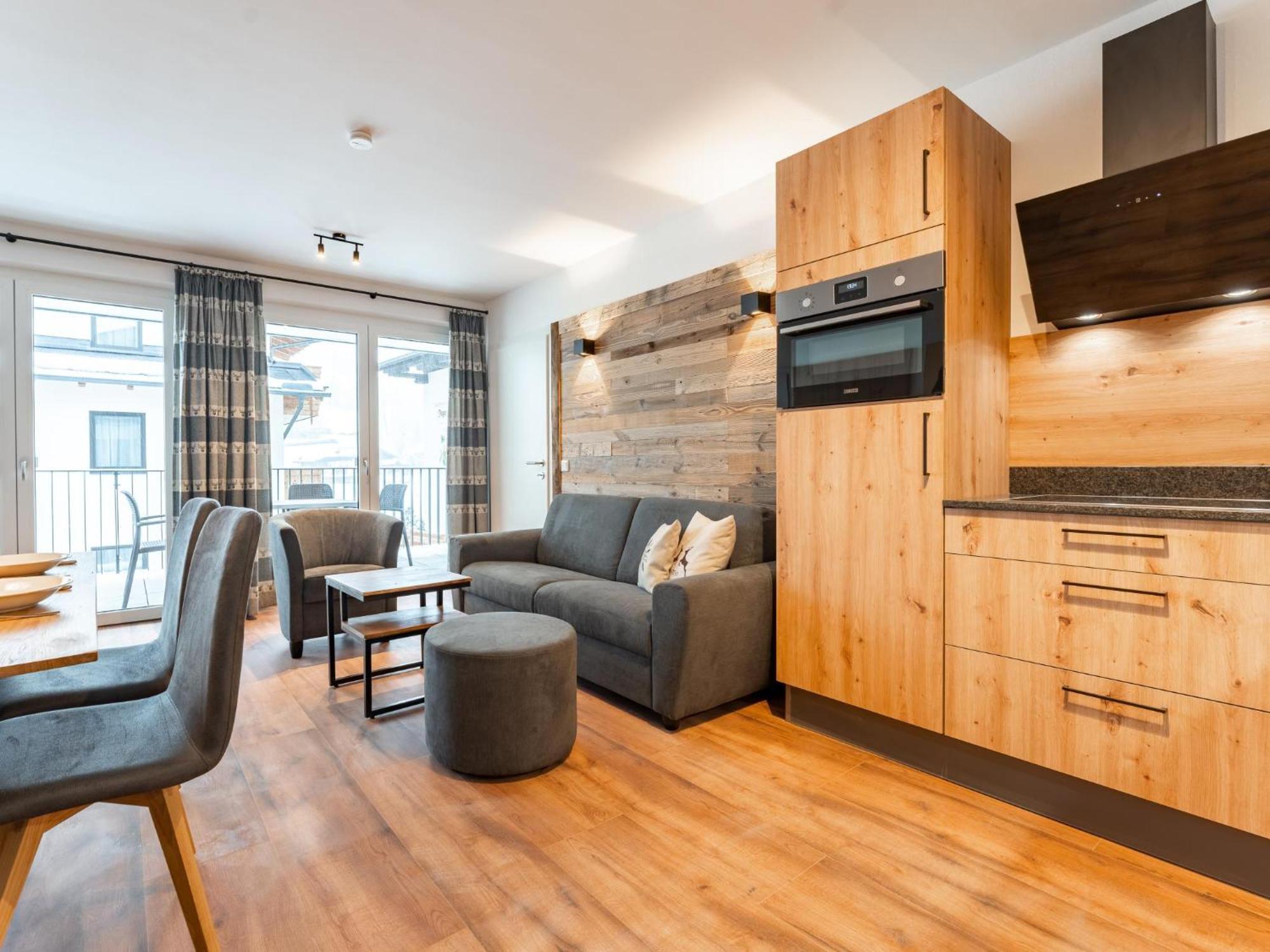 Falken Suites Top 4 Kaprun Exteriör bild